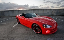  Dodge Viper     